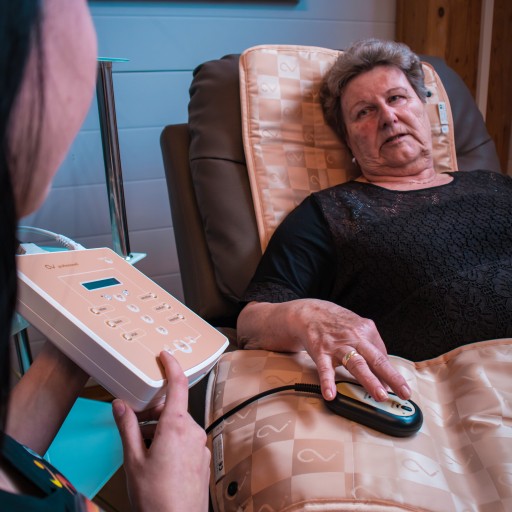Cellvital Oma mit Trainerin